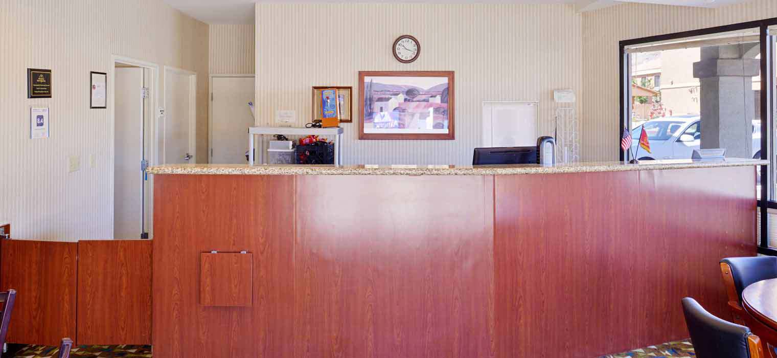 Starlight Inn & Suites Motel 29 Palms Joshua Tree National Park & Boulder Cafe 